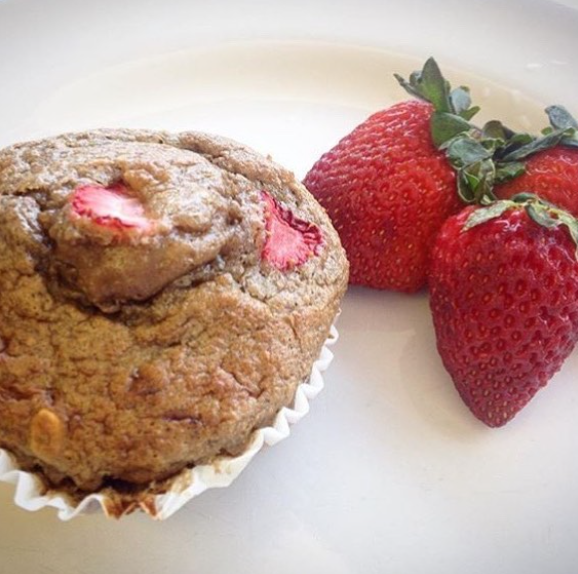 Nutrasana Receta Muffins healthy de plátano y fresa